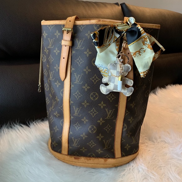 🌷🌸 Louis Vuitton Bucket GM 🌷🌸 - Picture 1 of 8